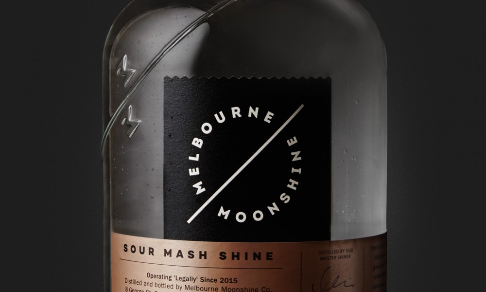 墨尔本Moonshine瓶装烈酒包装设计